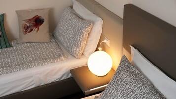 Minibar, Zimmersafe, Schreibtisch, kostenloses WLAN