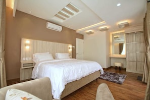 Villa, 4 camere da letto, non fumatori | 4 camere, una scrivania, Wi-Fi gratuito, lenzuola