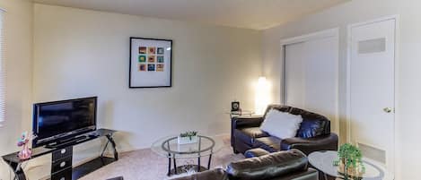 Apartment (2 Bedrooms) | Living area | TV
