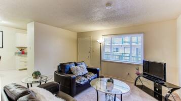 Apartment (2 Bedrooms) | Living room | TV