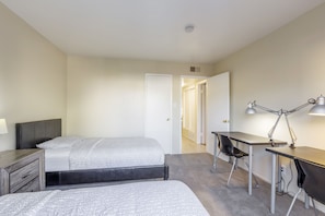 Appartement (2 Bedrooms) | 2 chambres, fer et planche à repasser, Wi-Fi gratuit