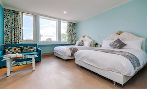 海洋世界四人房 | 書桌、隔音、折疊床/加床、免費無線上網