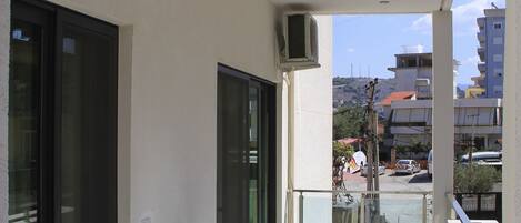 Family Studio | Balcony