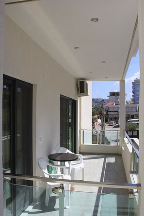 Family Studio | Balcony - Maxi's Apartments (Sarandë)