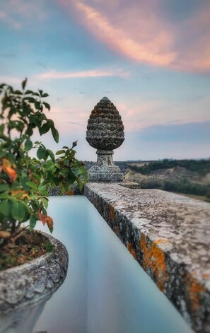Seasonal outdoor pool, sun loungers - Castello di Serragiumenta (Altomonte)
