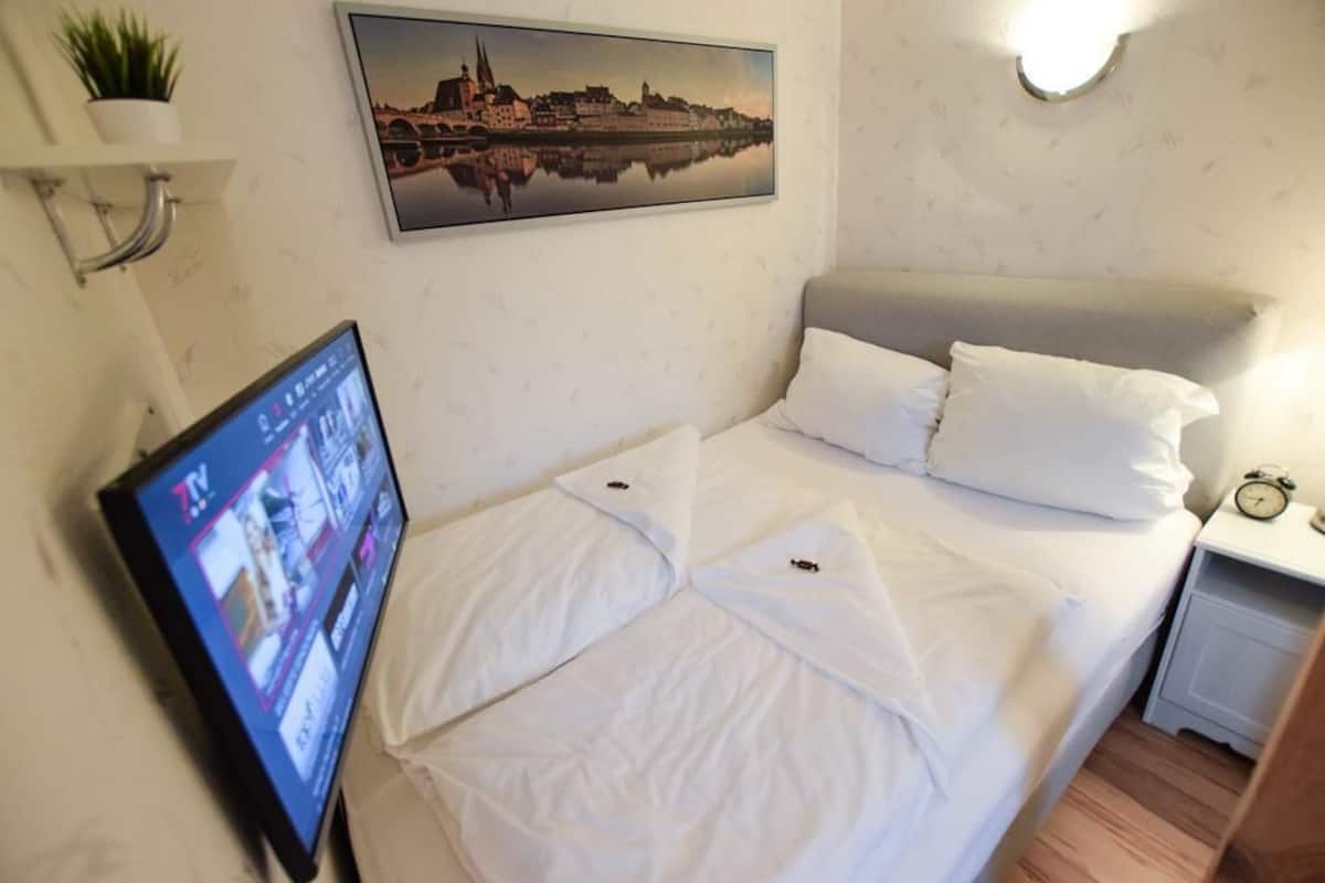 Monolocale | Una scrivania, Wi-Fi gratuito, lenzuola