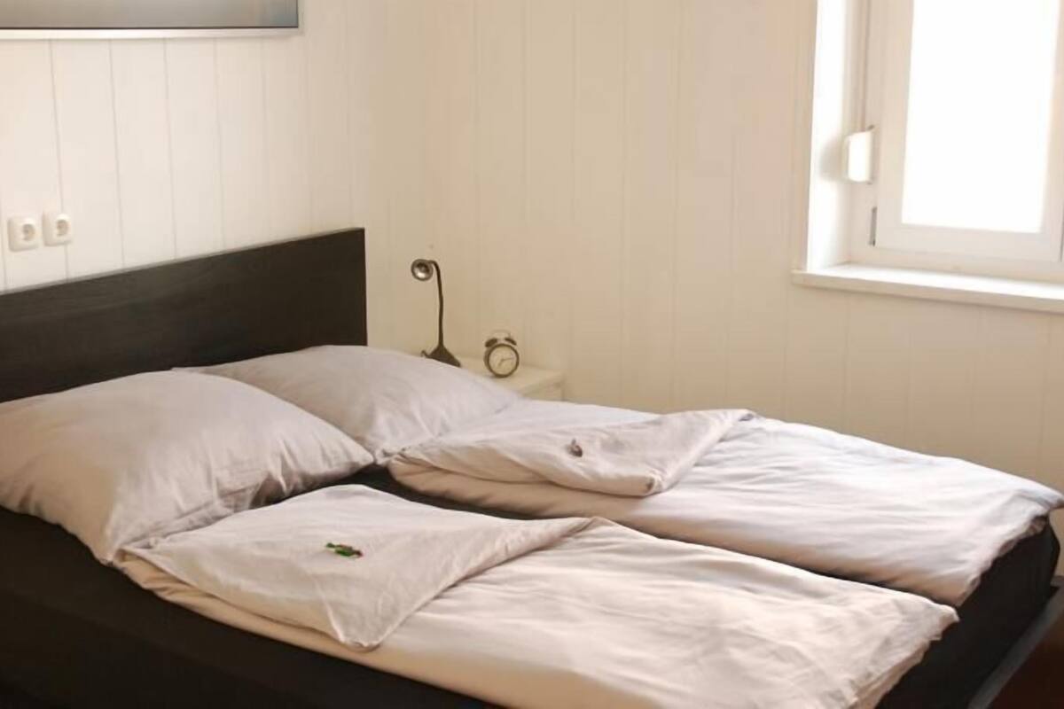Schreibtisch, kostenloses WLAN, Bettwäsche