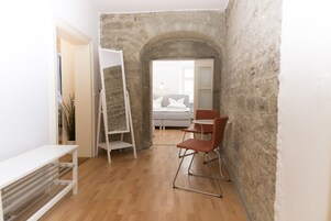 Apartment, 2 Bedrooms (EG) | Desk, free WiFi, bed sheets