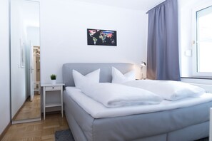 Apartment, 2 Schlafzimmer | Schreibtisch, kostenloses WLAN