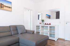 Apartment, 2 Bedrooms | Living area