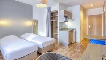 Escrivaninha, quartos à prova de som, ferros/tábuas de passar roupa