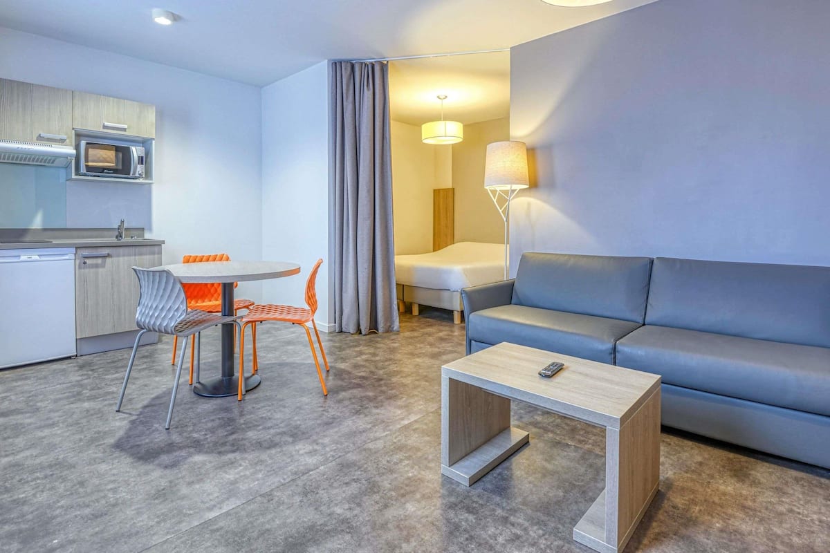 1 bedroom, desk, soundproofing, iron/ironing board