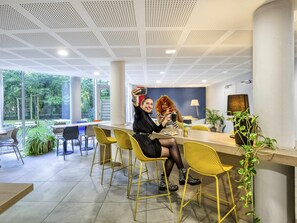 Daily continental breakfast for a fee - Aparthotel Adagio Access Saint Nazaire (Saint-Nazaire)
