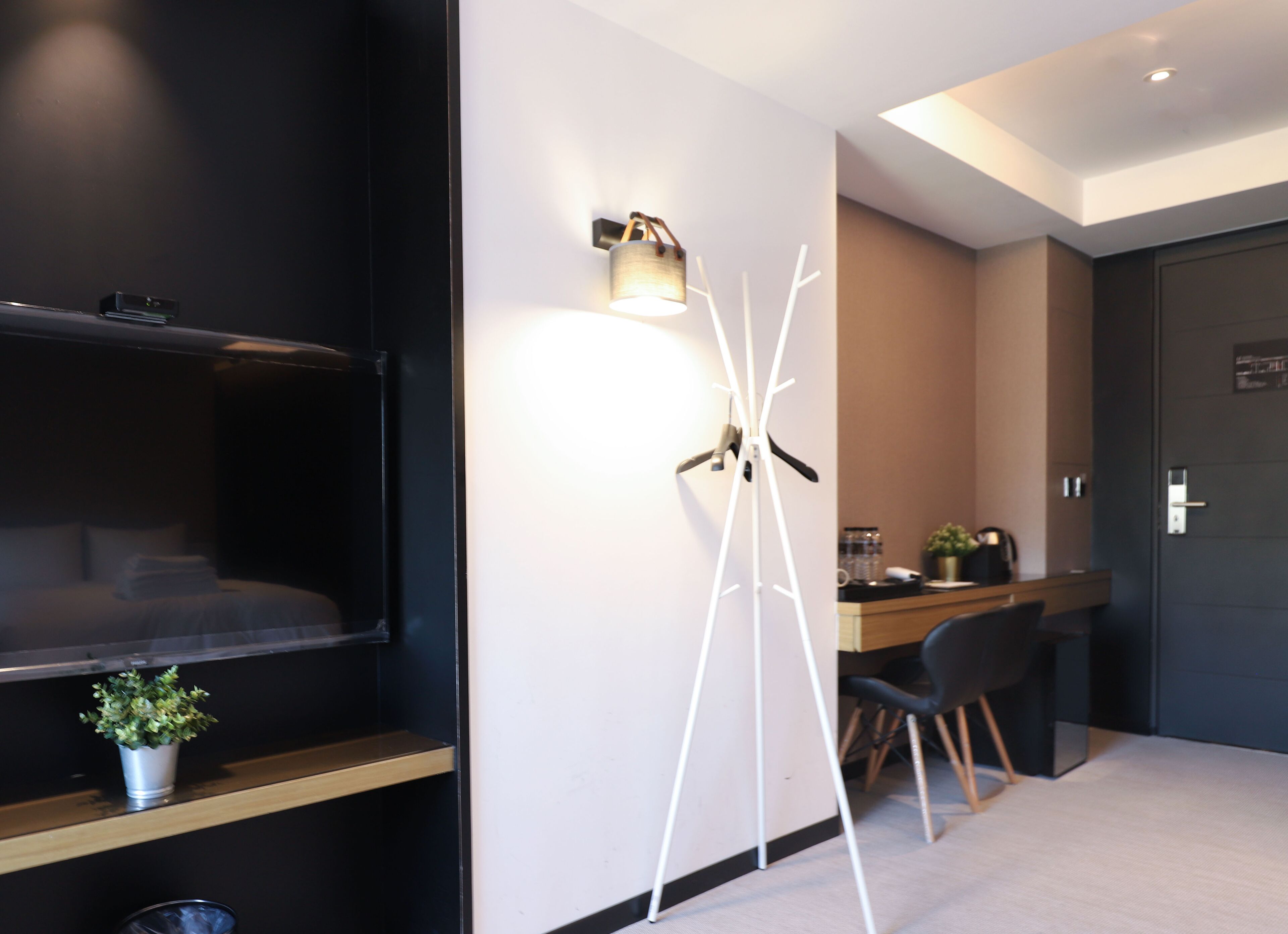 deluxe quadruple room | 1 bedroom, desk, blackout curtains, soundproofing