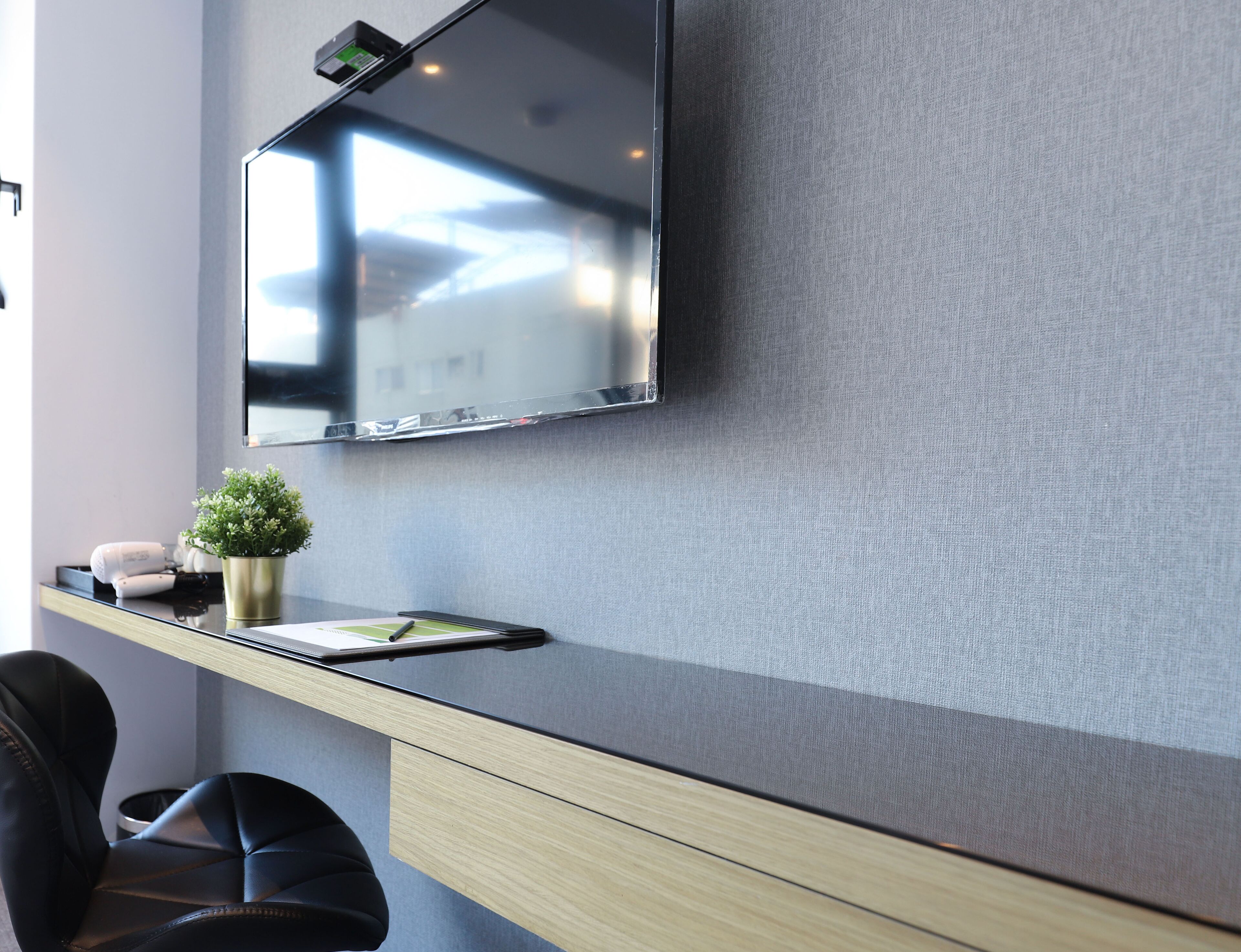 superior double room | 1 bedroom, desk, blackout curtains, soundproofing