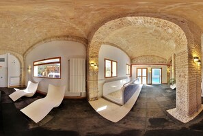 Espace de soins pour les couples, sauna, bain à remous, hammam