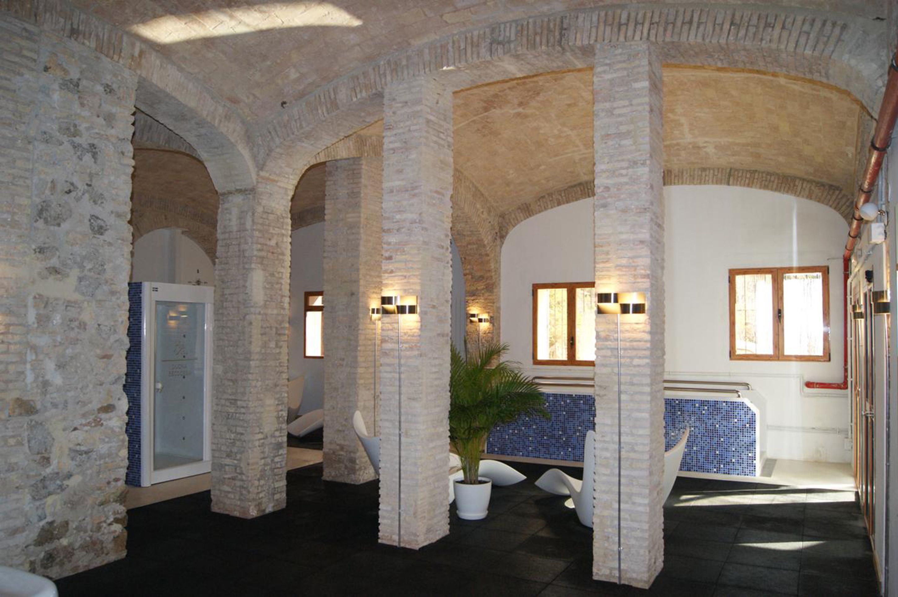 couples treatment room(s), sauna, hot tub, steam room