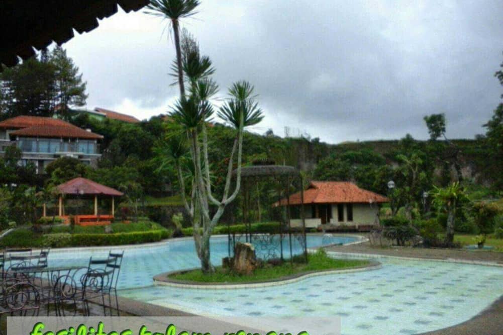 Villa Lot 5 Lake View for 30 pax