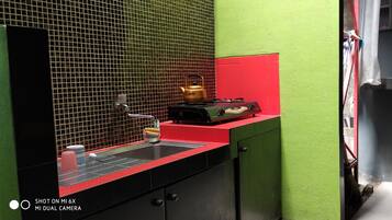 Villa, 3 Bedrooms, Smoking | Private kitchenette