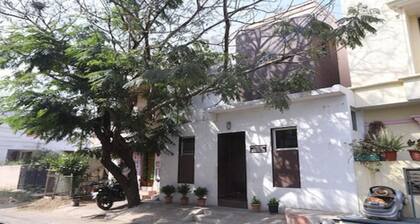 Nestlay Rooms - Ambattur