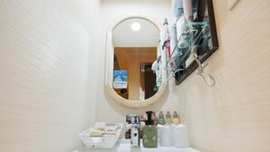 Unclassified image, 2 of 38, button - Fun Fun Fun Kingdom - Adults Only (Yokohama)