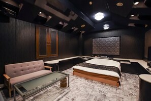 Minibar, gratis Wi-Fi, sengetøj