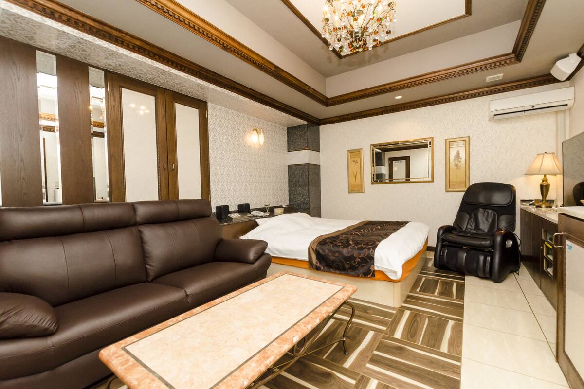 Minibar, Wi-Fi gratuit, draps fournis