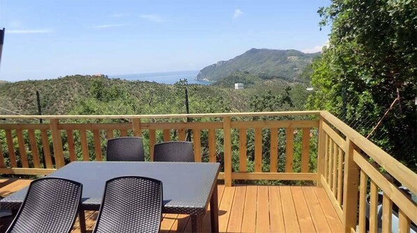 Mobil Karavan, Bebas Asap Rokok (IRM Super Mercure) | Seprai antialergi dan Wi-Fi gratis