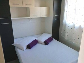 Mobil Karavan Comfort, Beberapa Tempat Tidur, Bebas Asap Rokok | Seprai antialergi dan Wi-Fi gratis