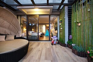 Familien-Suite, zum Innenhof hin