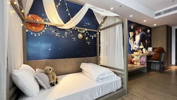 Geranium Sky Suite