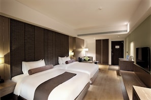 Rosemary Premier Room (2 Large Single Beds) | Premium bedding, free minibar, in-room safe, desk