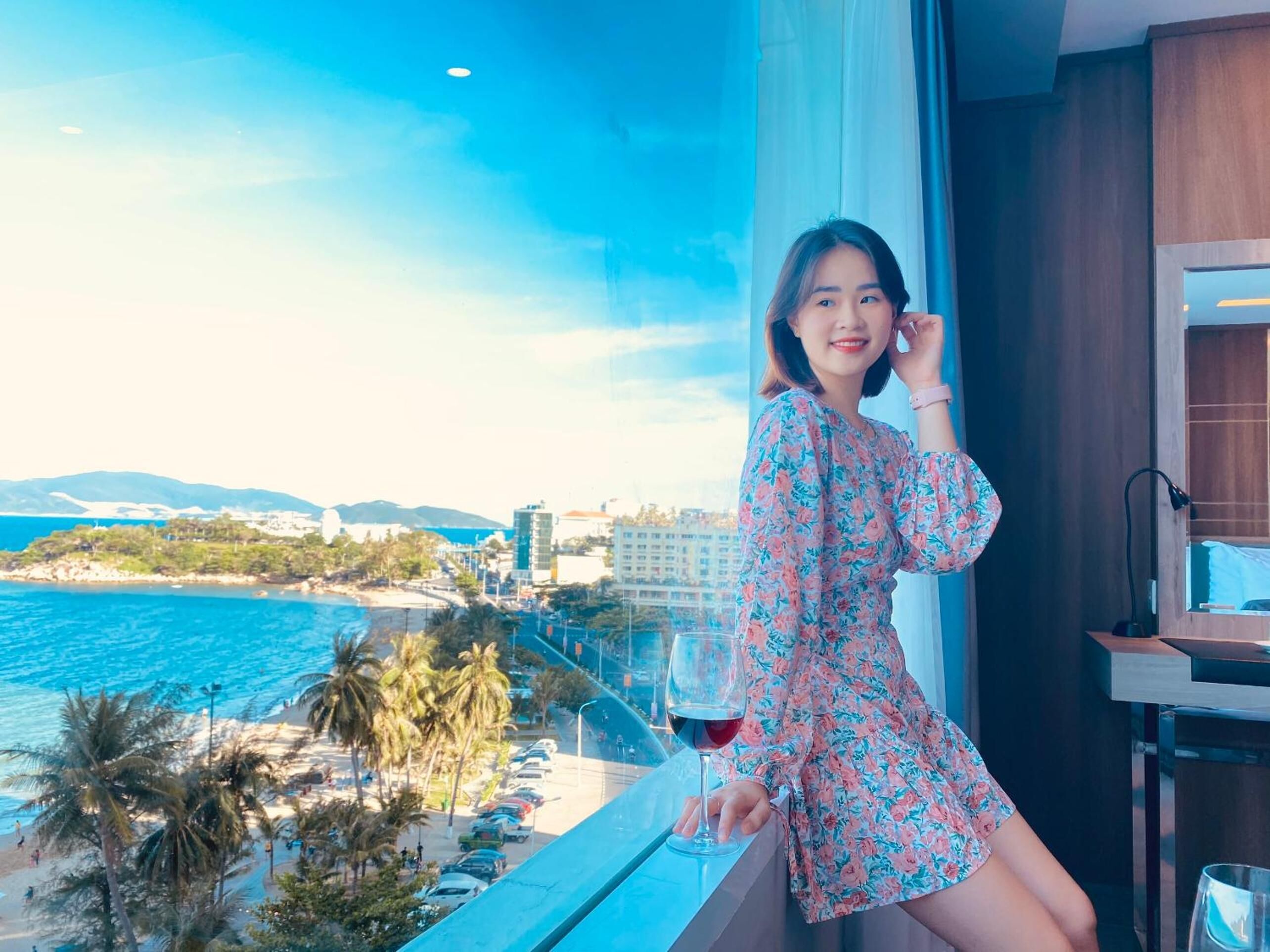 Minibar, coffres-forts dans les chambres, bureau, Wi-Fi gratuit