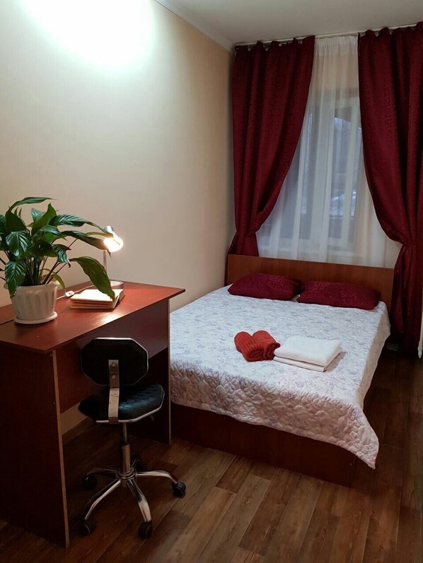Double Room | In-room safe, soundproofing, iron/ironing board, free WiFi