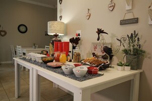 Tägliches inbegriffenes englisches Frühstück