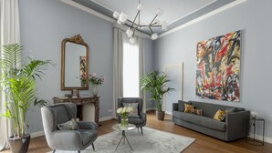Presidential Suite, 1 King Bed with Sofa bed, Non Smoking, City View | Frette Italian sheets, premium bedding, down comforters - Butterfly Boutique Rooms (Verona)