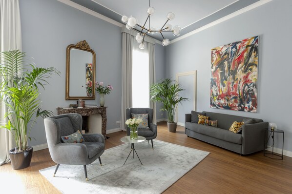 Suite Présidentielle, 1 très grand lit et 1 canapé-lit, non-fumeur, vue ville