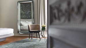 Presidential Suite, 1 King Bed with Sofa bed, Non Smoking, City View | Frette Italian sheets, premium bedding, down comforters - Butterfly Boutique Rooms (Verona)