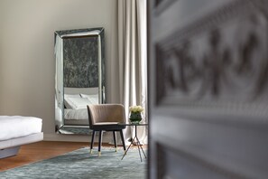 Suite Présidentielle, 1 très grand lit et 1 canapé-lit, non-fumeurs, vue ville | Draps italiens Frette, literie de qualité supérieure