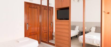 1 bedroom, blackout drapes, free cribs/infant beds, free WiFi