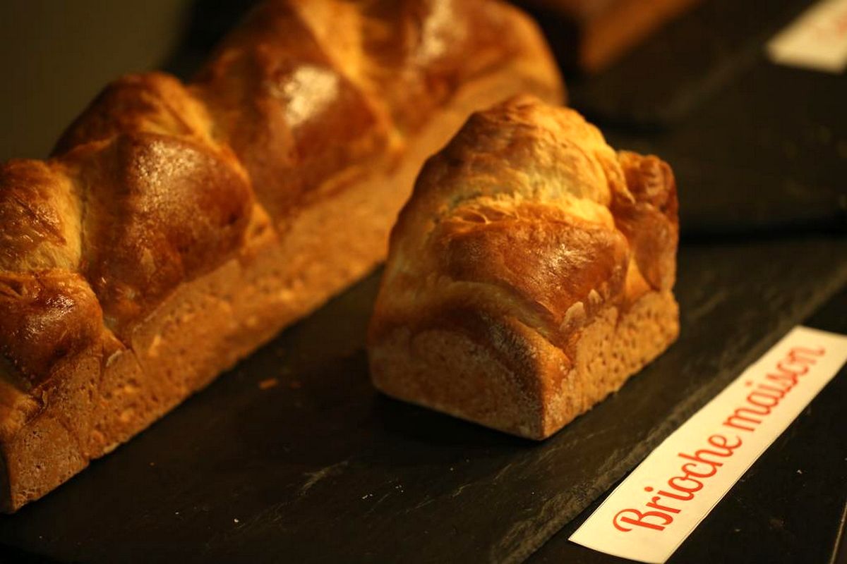 daily buffet breakfast (eur 11 per person)