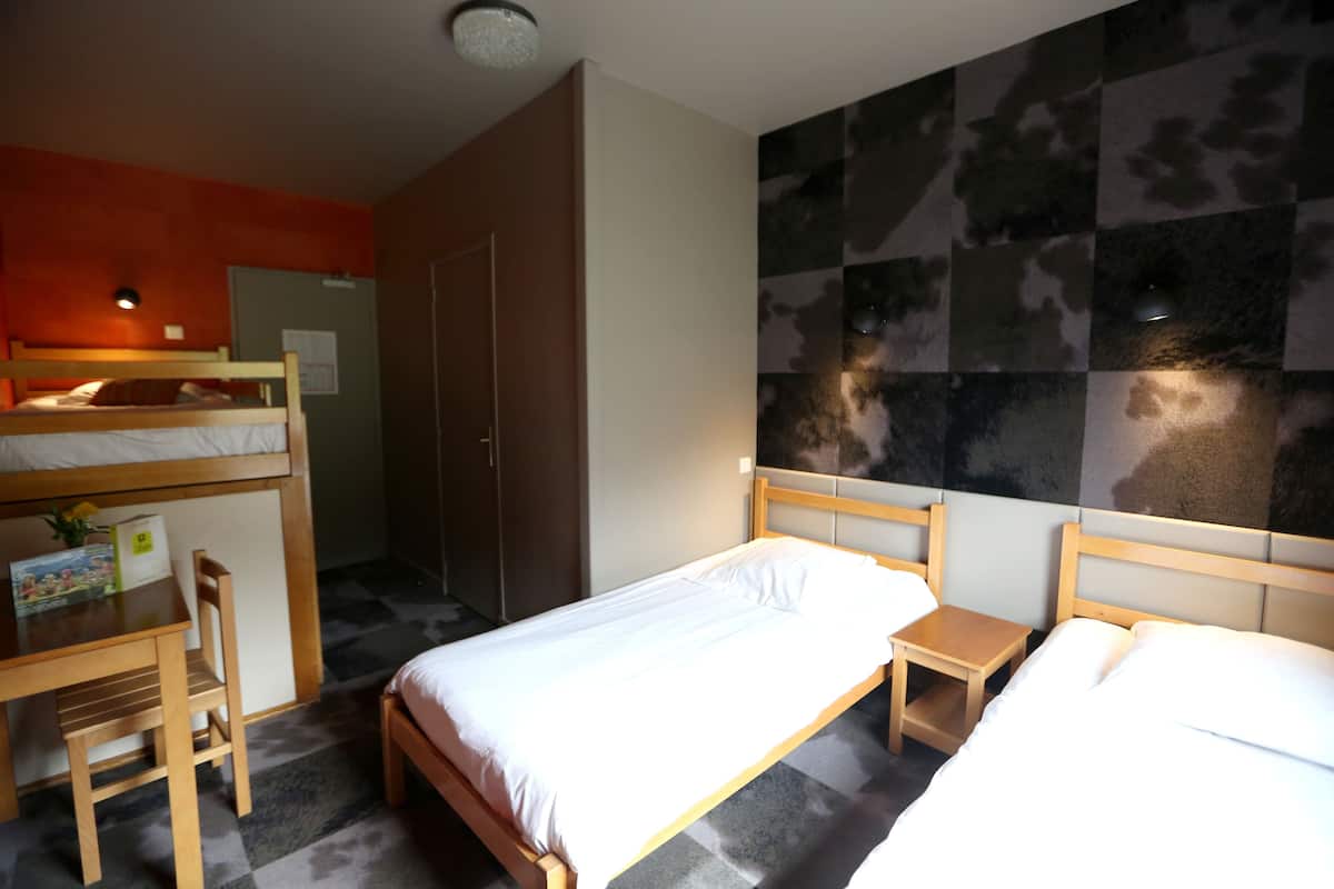 Individually decorated, individually furnished, soundproofing, free WiFi