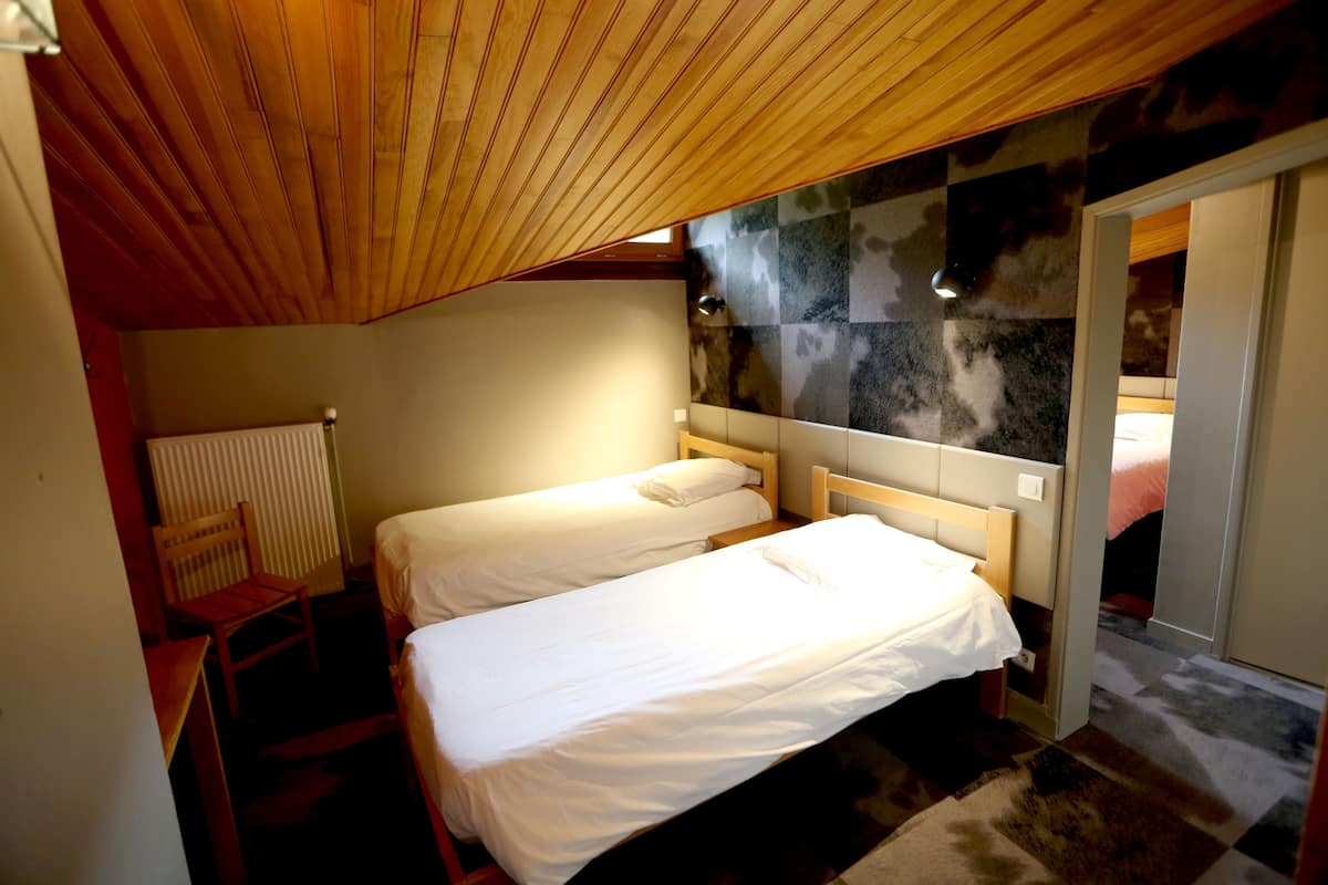 standard quadruple room, multiple beds, non smoking, mountain view | individually decorated, individually furnished, soundproofing, free wifi