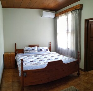 3 bedrooms, free WiFi - Villa Bumblebee 2 – Little Venice Puncak (Cipanas)