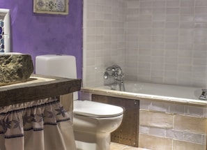 Deluxe Room, 1 Queen Bed, Mountain View (Alsina) | Bathroom shower - Mas Tulsà Rural (Palol de Revardit)