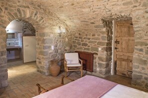 Traditional Room, Accessible (Malva) | Premium bedding, down comforters, minibar, in-room safe