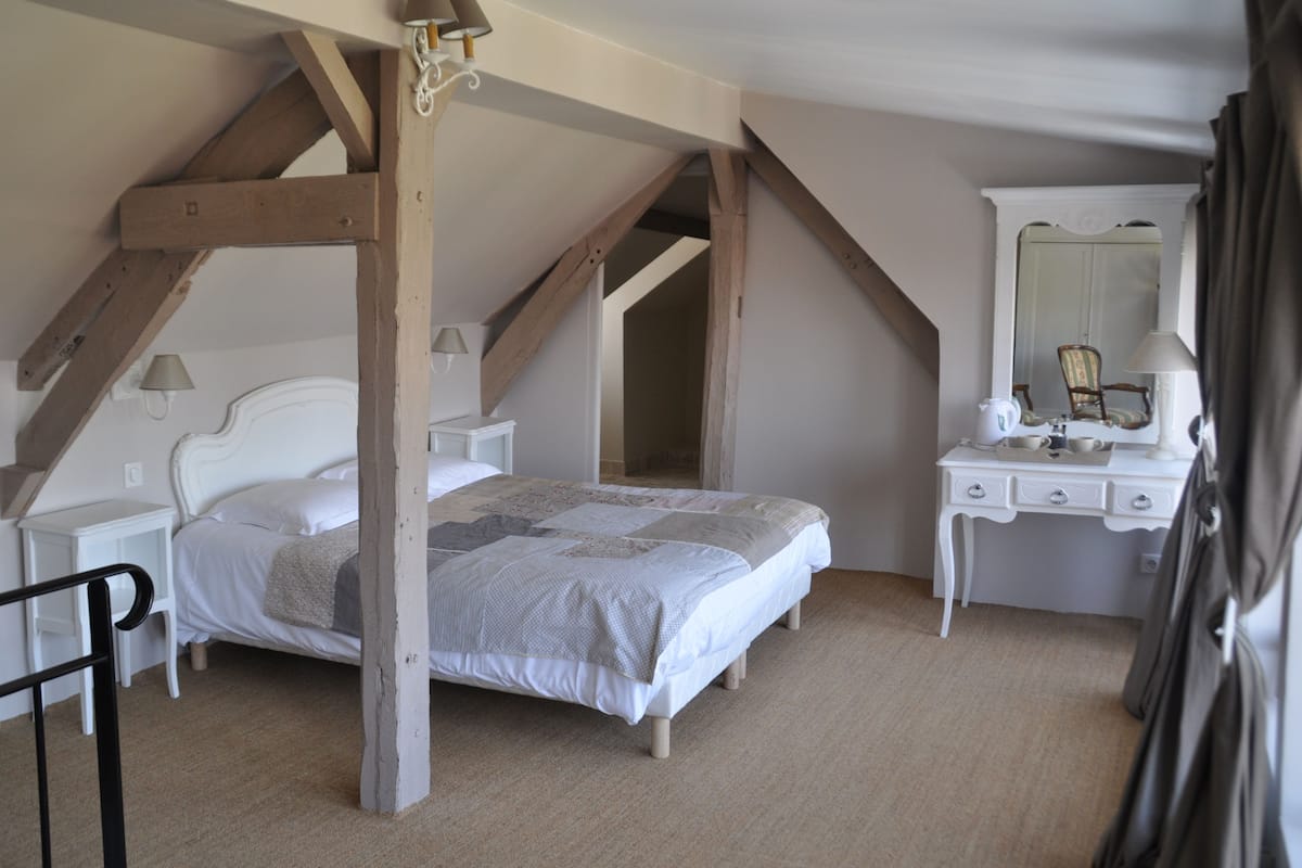 Double Room (Nouvelle) | Individually decorated, individually furnished, cribs/infant beds