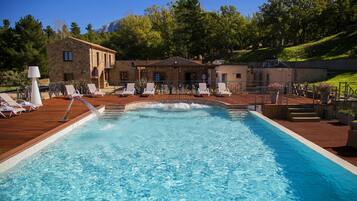 Piscina all'aperto