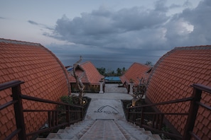 Minibar, safe på rommet, skrivebord og strykejern/-brett