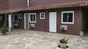 Gambar tidak terklasifikasi, 4 dari 28, tombol